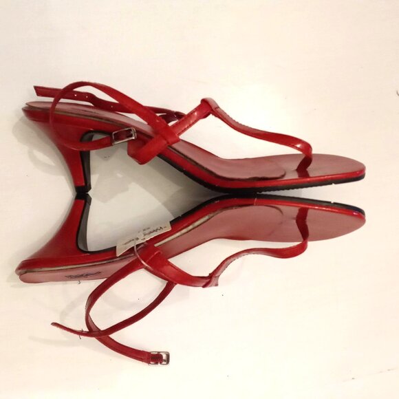Mossimo Red T Strap Buckle Sandals NEW with Tag size 8.5 Strappy Thongs Shoes - Picture 3 of 4
